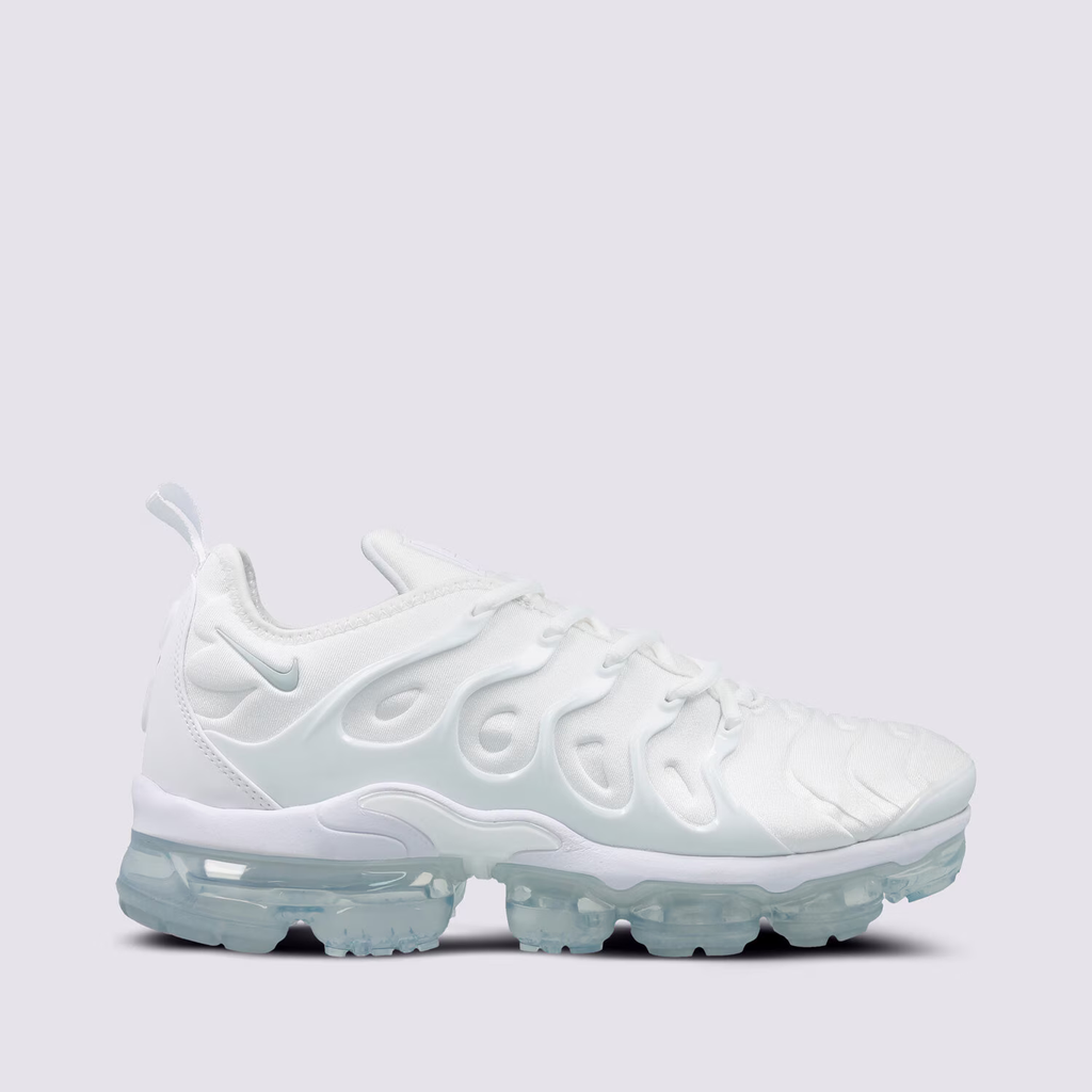 Nike vapormax plus triple white