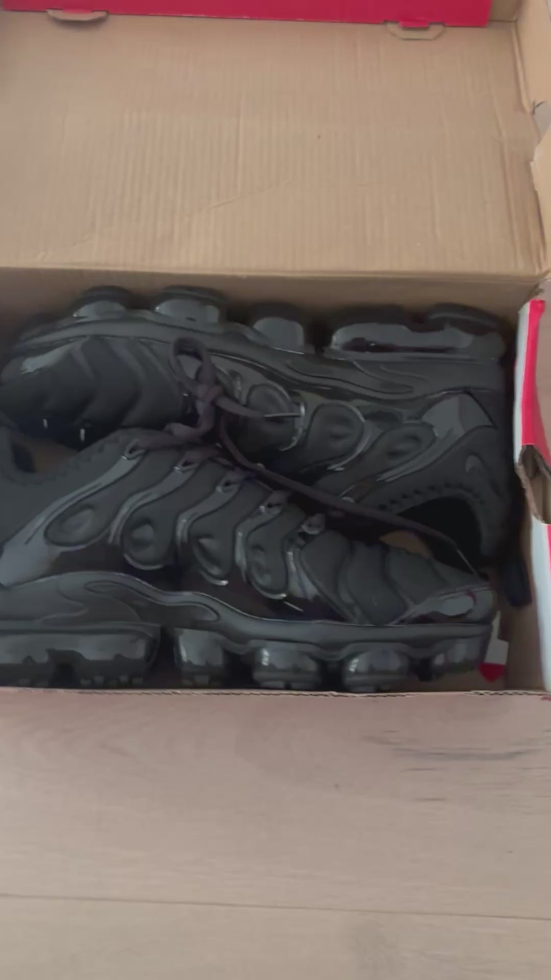Nike vapormax plus triple black
